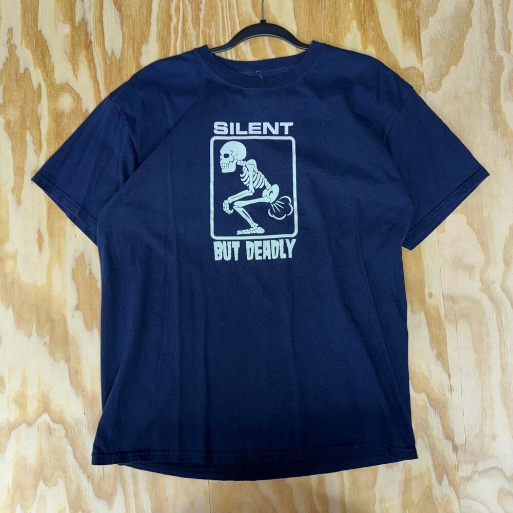 Vintage y2k silent but deadly 2000s skull fart funny t-shirt